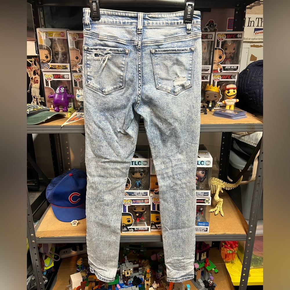 Distressed Light Wash Skinny Jeans - Women - Picture 2 of 5